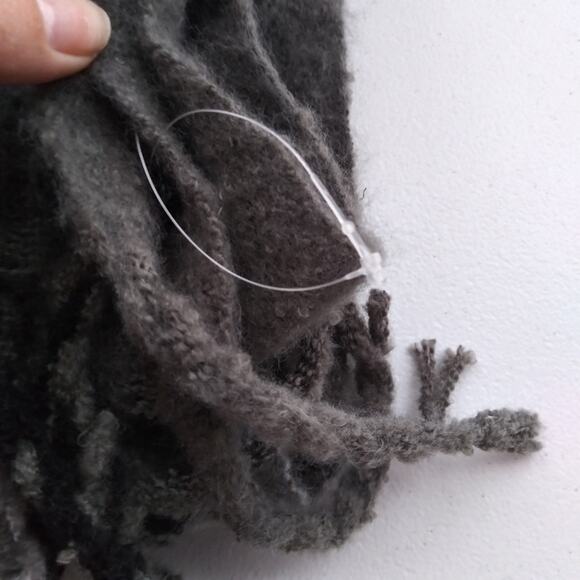 Steve Madden Plaid Scarf Wrap 76" X 15" Black Gray Soft Fuzzy Oversize - Picture 3 of 5